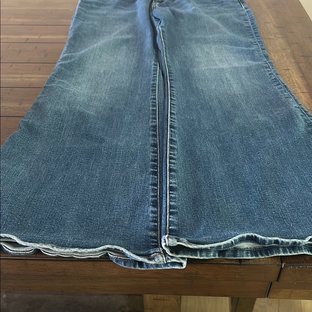 Abercrombie & Fitch size 32 “The Flare Ultra High Rise” EUC - Picture 3 of 7